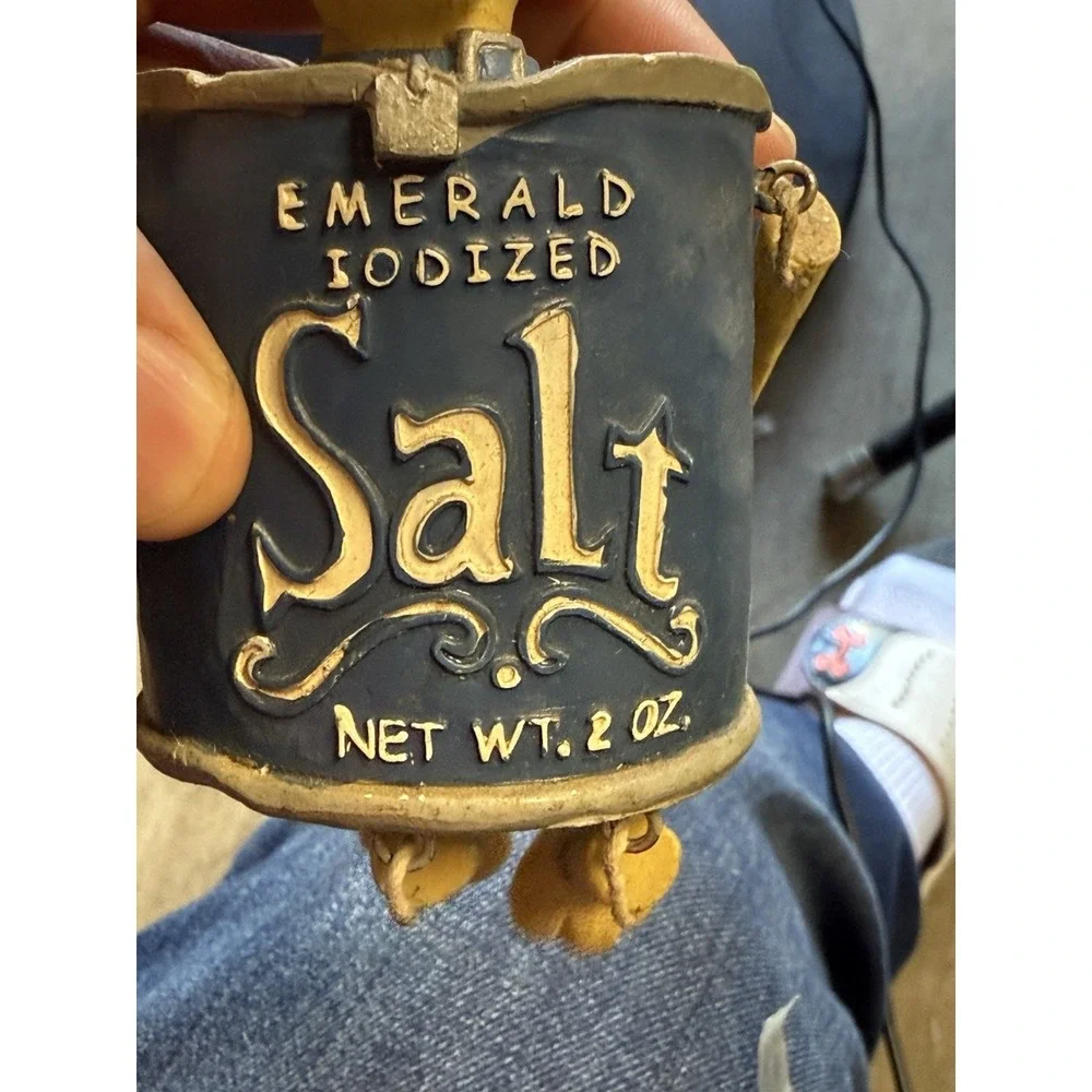 Shelf Sitters-Emerald Iodized Salt‎ Dog & Ground Pepper Cat Figurine